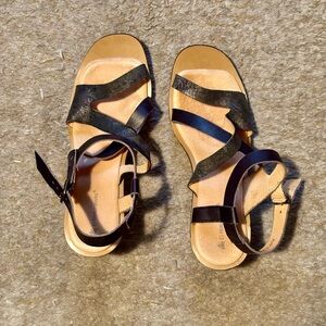 El Naturalista Black Leather Heels